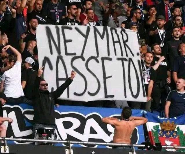 图片报：西蒙斯因抱怨颈痛缺席昨日合练，很可能缺战今日比赛