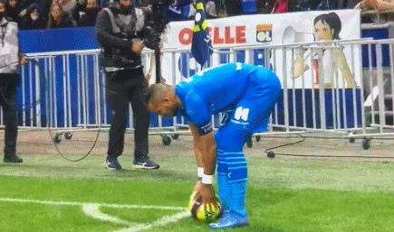 汉密尔顿：最喜欢内马尔和维尼修斯；欣赏梅西的技术