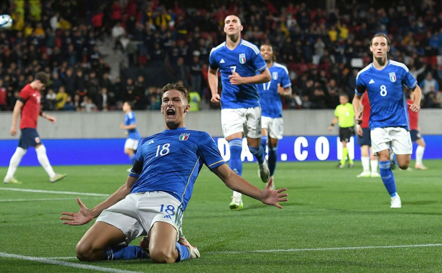 郭艾伦斩获MVP，终于圆梦，球迷释然