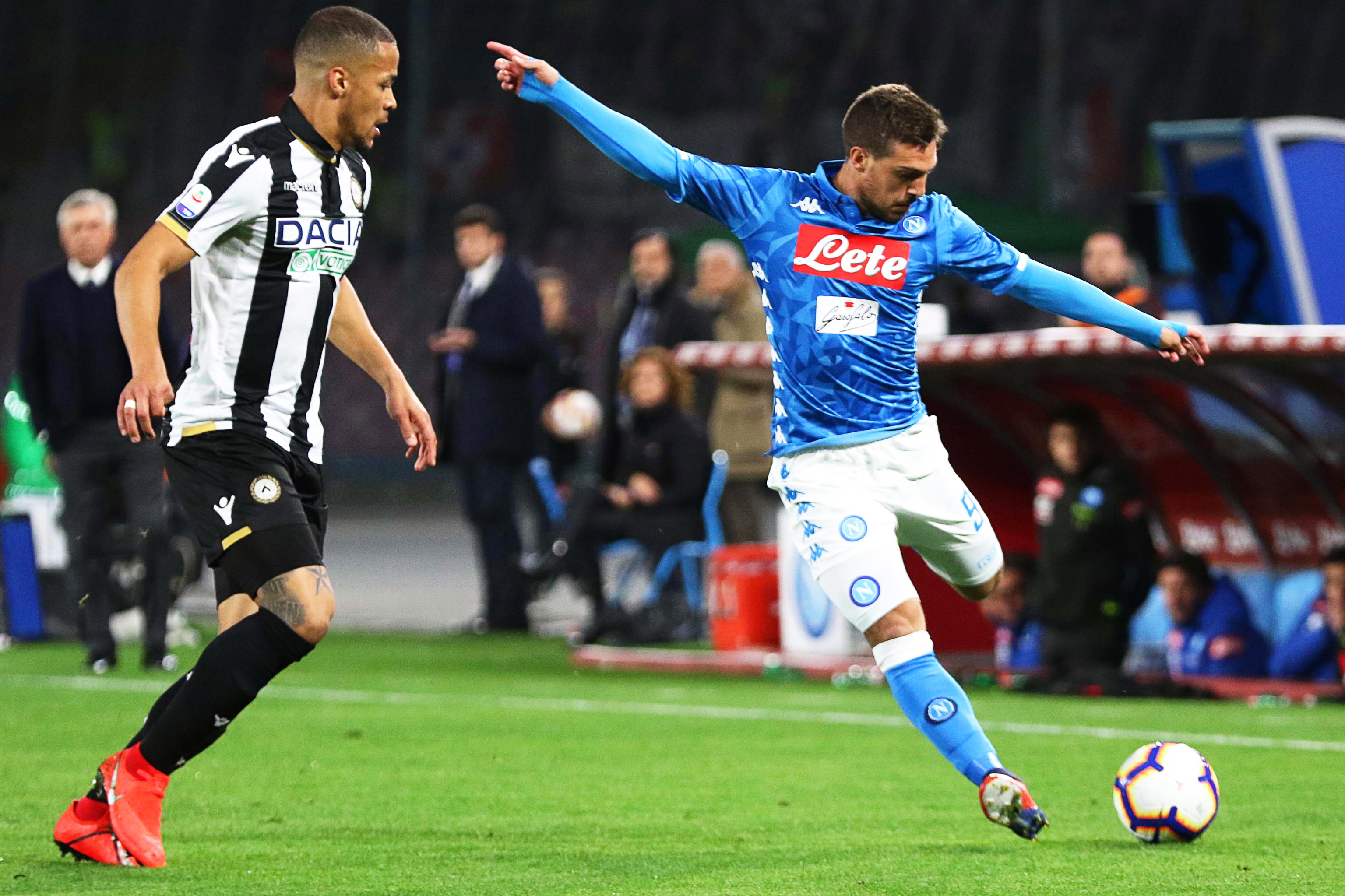 卡里乌斯：在红军时本应投入更多训练；希望能成年轻球员榜样（卡里乌斯自省：效力利物浦时训练投入不足，盼成为年轻球员榜样）