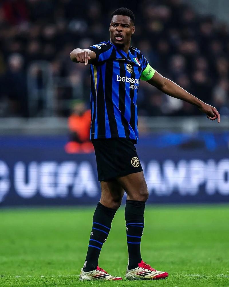 德天空：基米希周一上午接受了负荷测试，但还不确定能否出战