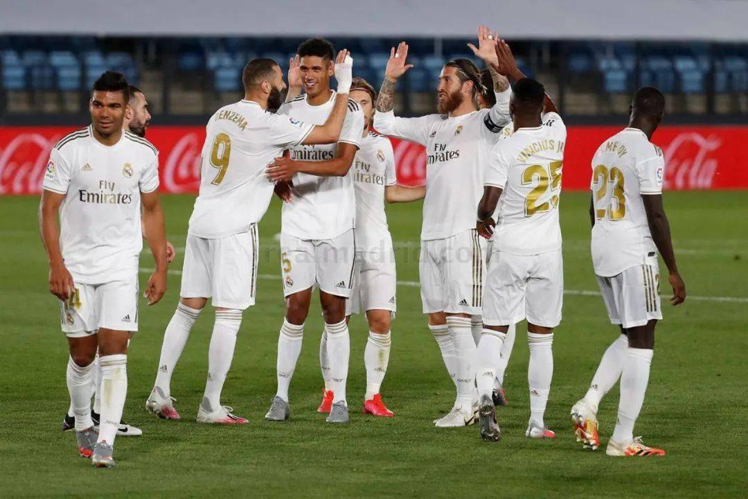 篮球NBA发布最新实力榜，三队并列第一梯队