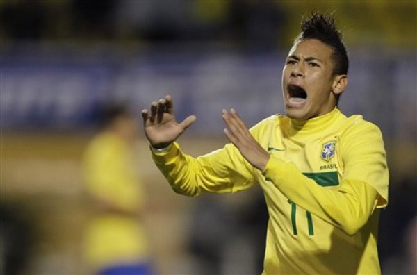 脚步不够快！首发的杨瀚森侧移被吹阻挡 4分钟不到累积2犯被换下