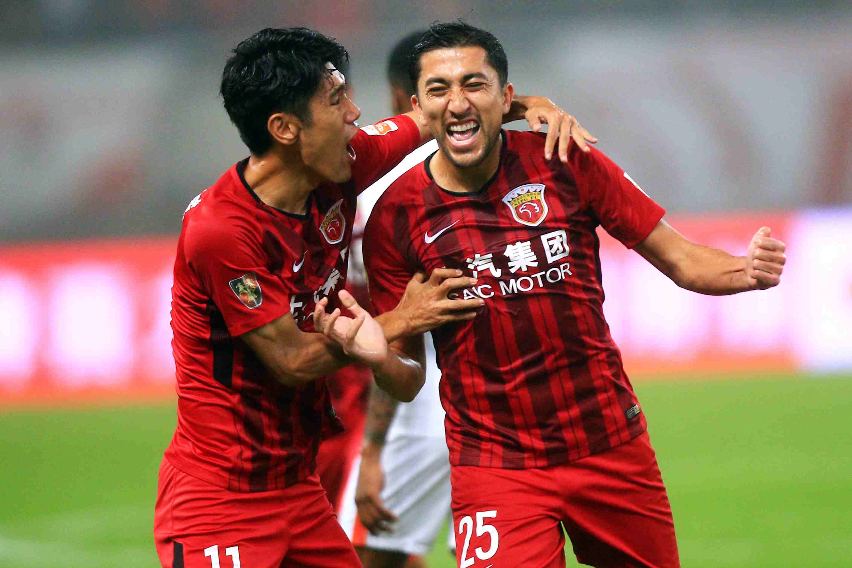 中超：北京国安主场2-1击败梅州客家（中超联赛：北京国安坐镇主场2比1战胜梅州客家）