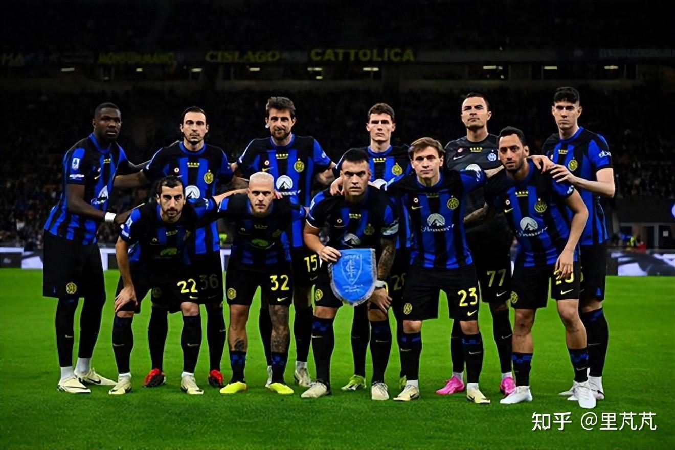 太阳报：B费安慰未登场小将获球迷赞赏，被贴“领袖”标签（太阳报：B费安慰未出场小将获球迷力赞，被称为“领袖”）