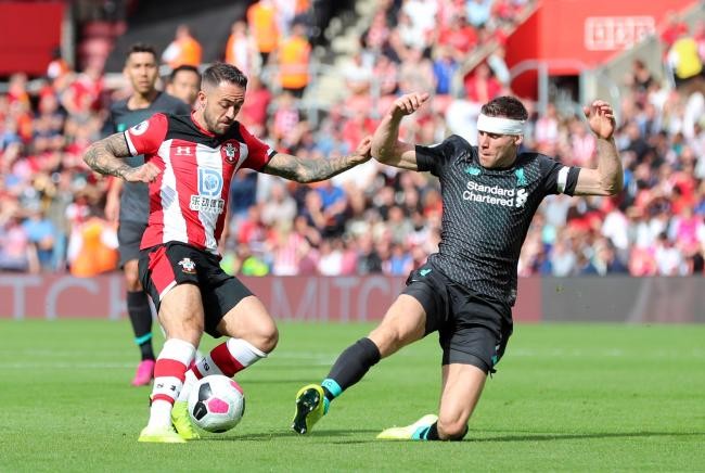 默特萨克、于大宝观战梅州U15vs浙江U15，并与小球员互动