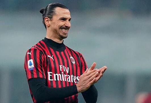 18岁210天，杨铭锐超越朱鹏宇成为英博最年轻的中超进球球员（18岁210天，杨铭锐打破朱鹏宇纪录，成英博队史最年轻中超进球者）