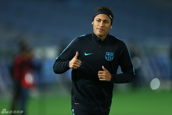 比埃尔霍夫：海外赛对足球发展有帮助，球迷可看到喜欢的球星（比埃尔霍夫称海外比赛有助足球发展，球迷更易看到心仪球星）