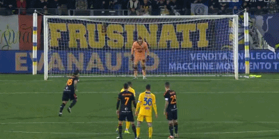 闪耀哥客场2-2战平多特，本赛季欧冠正赛仍一胜难求（客场2-2憾平多特，闪耀哥本季欧冠正赛依旧难求首胜）