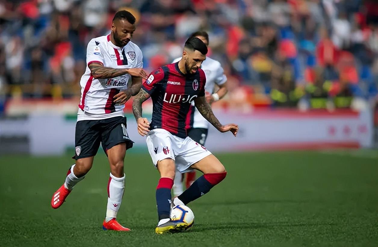 “高尔夫皇帝”伍兹称“腰部恢复速度不快…回归赛场时间未定”