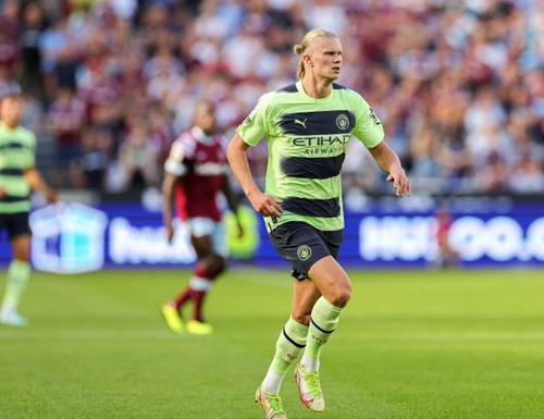 意媒：那不勒斯希望1月从曼联租借梅努，罗马加入竞争