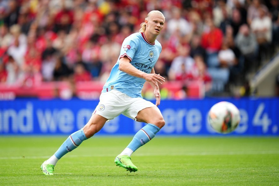 官方：浦项铁人与36岁老将中场奇诚庸续约一年（浦项铁人官宣：36岁中场老将奇诚庸续约一年）