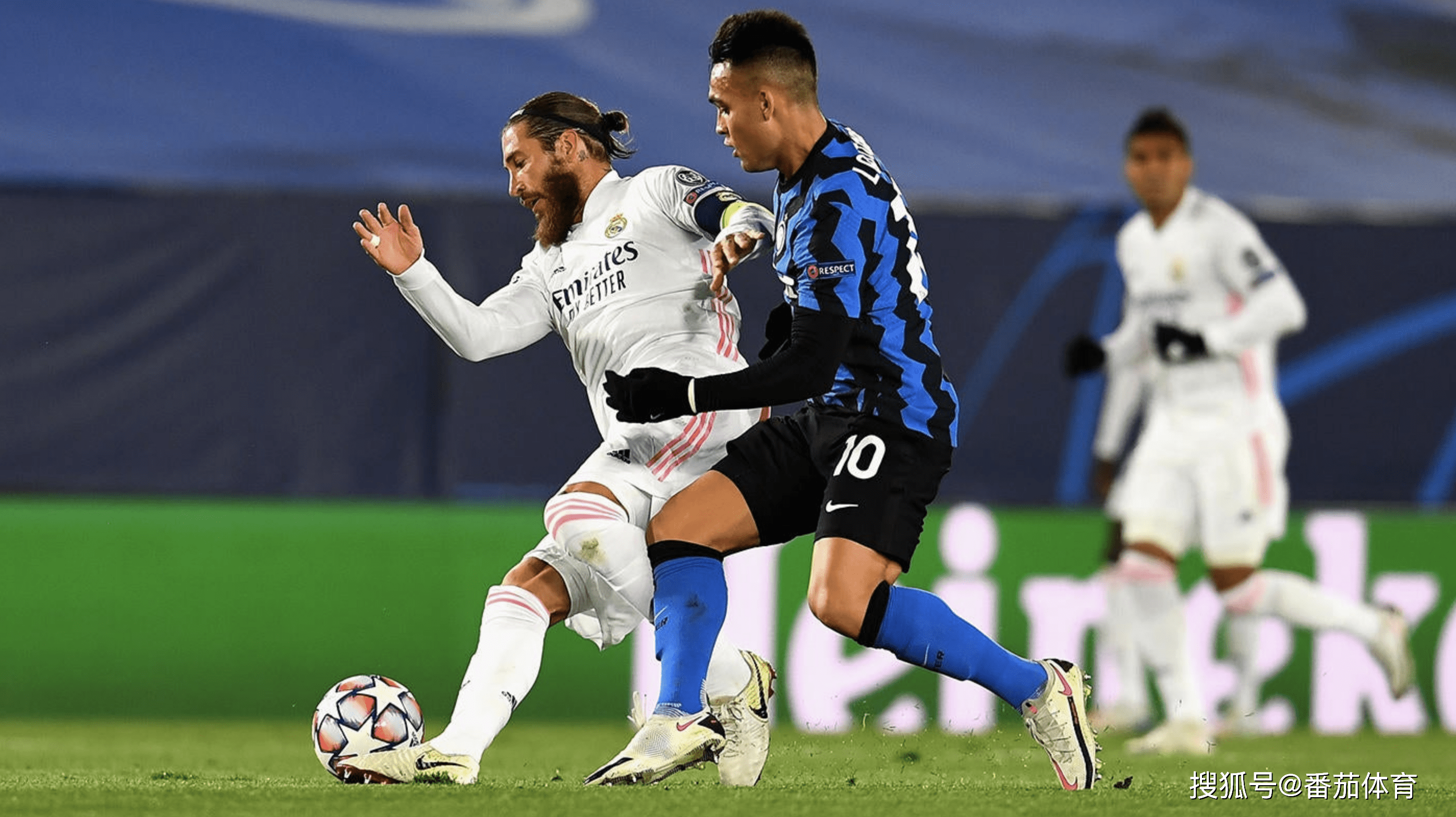 澎湃：泰州开建“苏超”冠军奖杯打卡点，预计12月上旬亮相